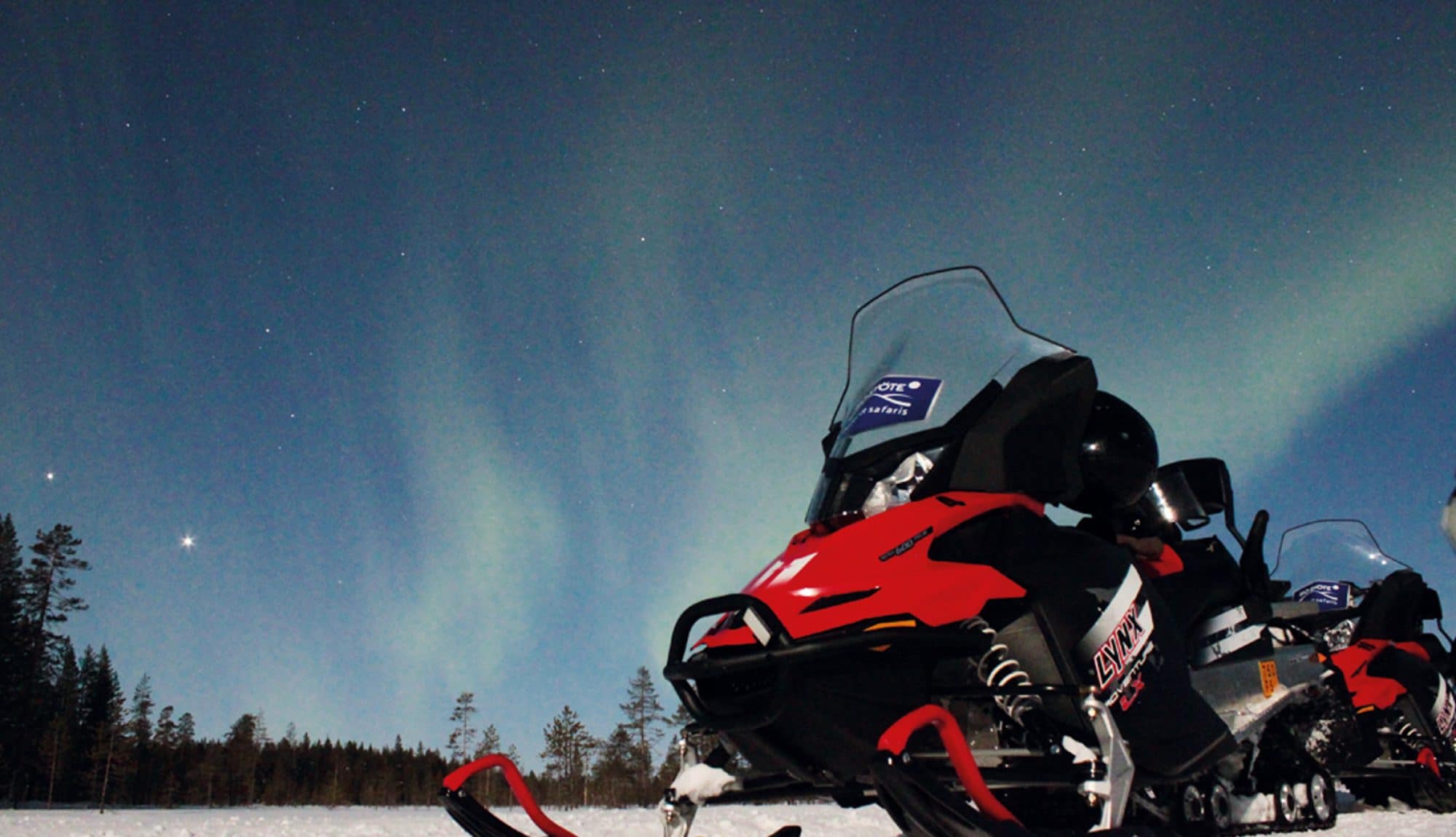 Hotel Iso-Syöte Lapland Finland winter activities snowmobile wilderness safari moottorikelkkasafari revontulet aurora borealis